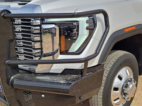 Used 2025 GMC Sierra 3500 Denali w/ Denali Reserve Package image 10