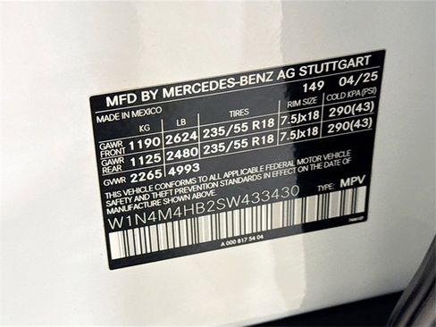 Certified 2025 Mercedes-Benz GLB 250 4MATIC image 34