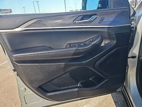 Used 2024 Jeep Grand Cherokee L Limited w/ Luxury Tech Group II image 10