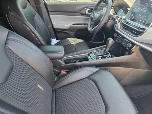 Used 2025 Jeep Compass Latitude AWD/4WD image 21