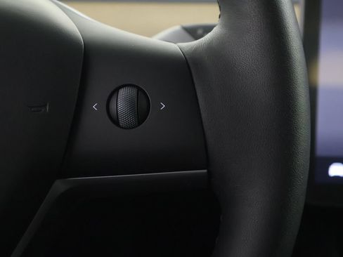 Used 2024 Tesla Model Y Performance AWD/4WD image 38