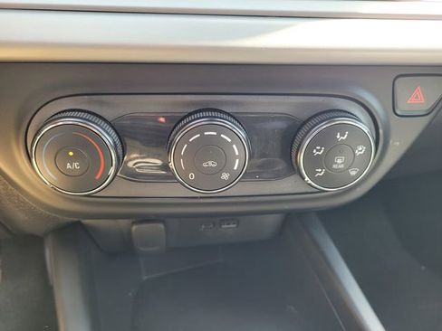 Used 2025 Chevrolet Trax LS image 18