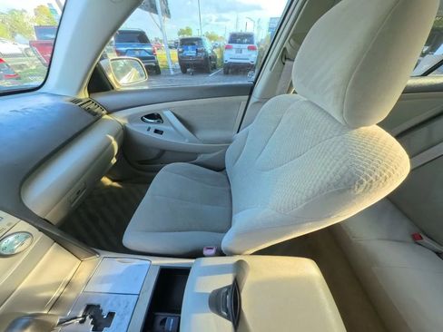 Used 2009 Toyota Camry LE image 25