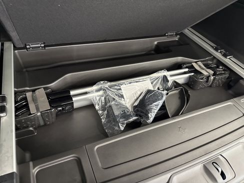 New 2025 Jeep Wagoneer L Series II w/ Convenience Group I image 9