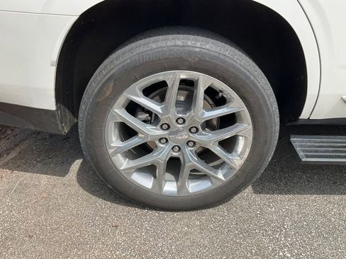 Used 2024 GMC Yukon Denali w/ Advanced Technology Package image 14