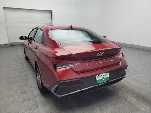Used 2024 Hyundai Elantra SEL FWD image 5