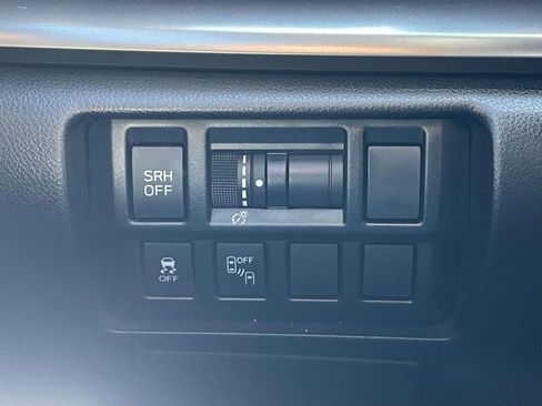 Used 2018 Subaru Impreza 2.0i Limited image 28