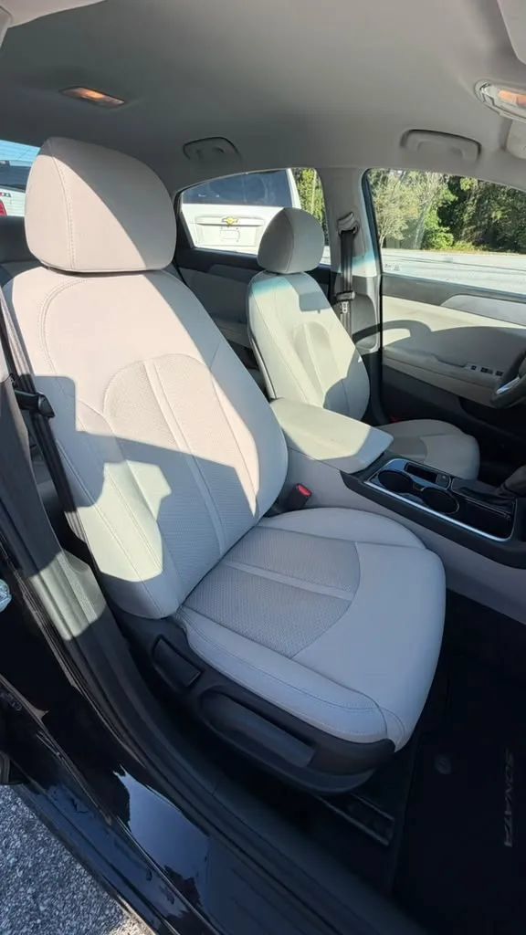 Used 2019 Hyundai Sonata SE w/ Cargo Package FWD image 14