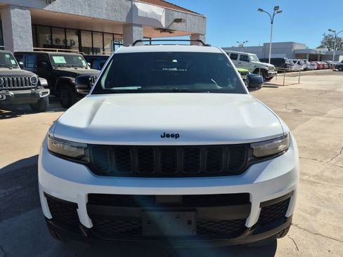 Certified 2023 Jeep Grand Cherokee L Laredo AWD/4WD image 2