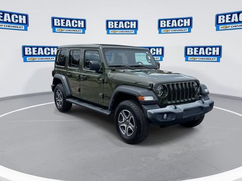 Used 2022 Jeep Wrangler Unlimited Sport w/ Sun And Sound Package AWD/4WD image 2