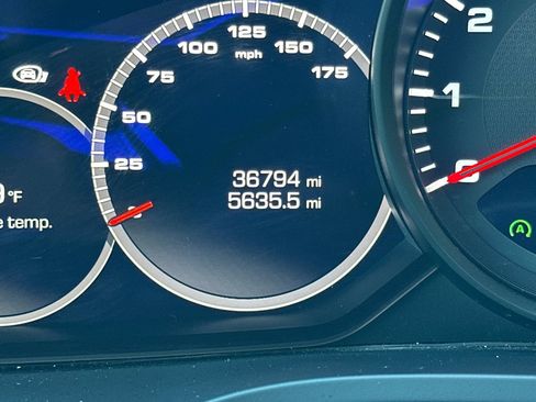 Used 2021 Porsche Cayenne Coupe image 33