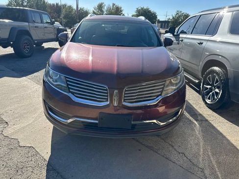 Used 2016 Lincoln MKX Select w/ Cargo Utility Package FWD image 2