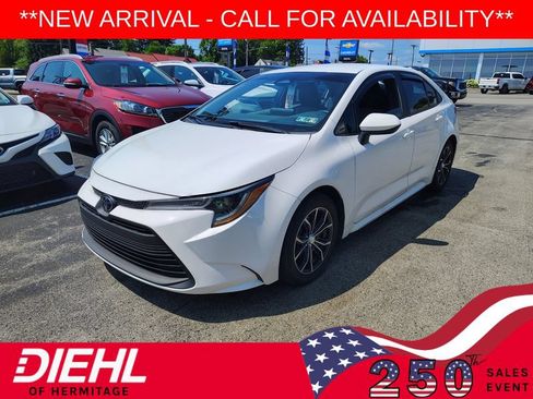 Used 2024 Toyota Corolla LE FWD image 1