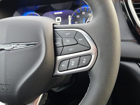 New 2025 Chrysler Voyager LX image 32