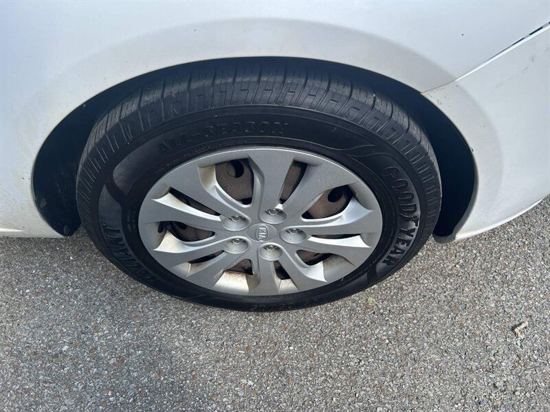 Used 2013 Kia Forte EX FWD image 26