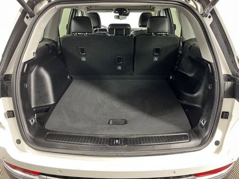 Used 2023 Jeep Grand Cherokee Limited image 42