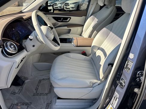 Used 2023 Mercedes-Benz EQS 580 4MATIC SUV image 9