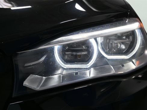 Used 2018 BMW X5 xDrive50i AWD/4WD image 35
