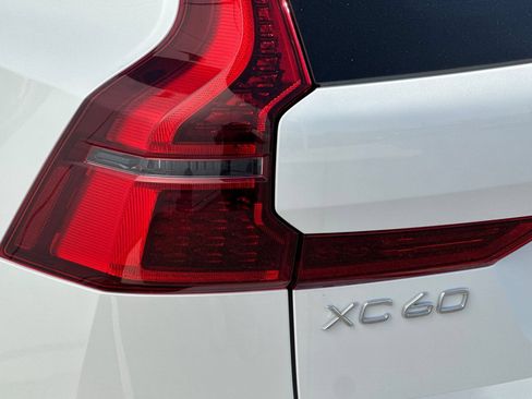 Certified 2026 Volvo XC60 B5 Core w/ Climate Package PRO AWD/4WD image 32