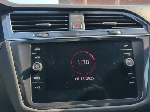 Used 2022 Volkswagen Tiguan SE R-Line image 39