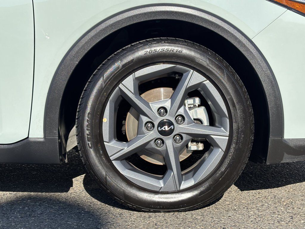 Used 2026 Kia K4 FWD image 9