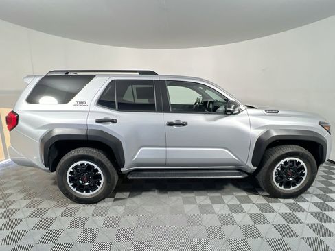 Used 2025 Toyota 4Runner TRD Off-Road Premium AWD/4WD image 2