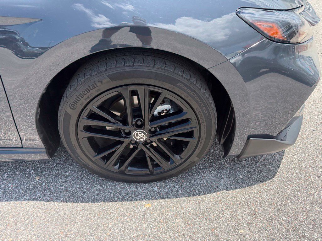 Used 2025 Toyota Camry SE FWD image 4