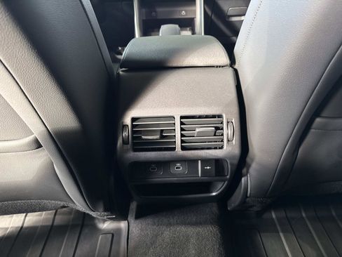 Certified 2025 Land Rover Discovery Sport S image 17