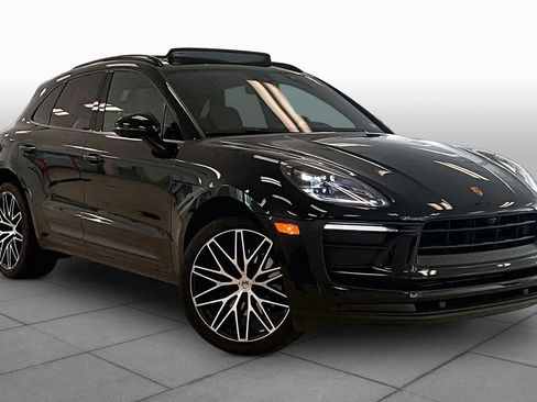 Used 2022 Porsche Macan AWD/4WD image 2