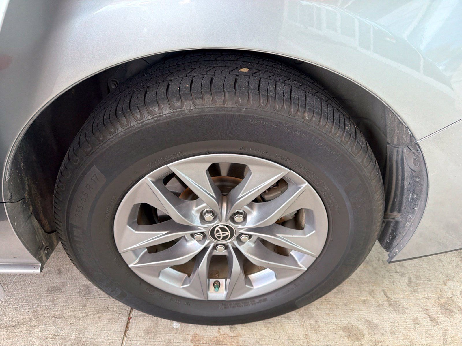 Used 2021 Toyota Sienna XLE FWD image 14