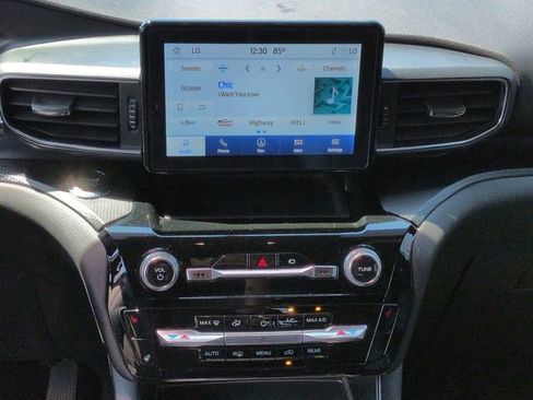 Certified 2022 Ford Explorer ST-Line w/ Class IV Trailer Tow Package image 22