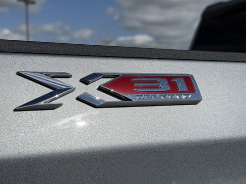 New 2026 GMC Sierra 1500 SLT AWD/4WD image 10