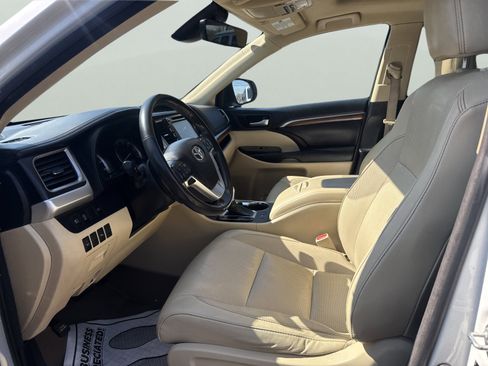 Used 2018 Toyota Highlander Limited AWD/4WD image 18
