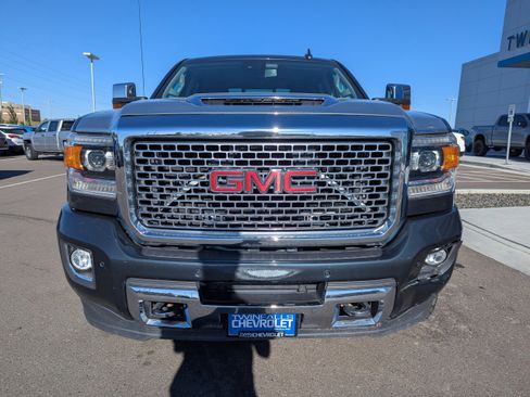 Used 2017 GMC Sierra 3500 Denali w/ Duramax Plus Package AWD/4WD image 5