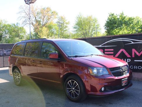 Used 2018 Dodge Grand Caravan GT FWD image 4