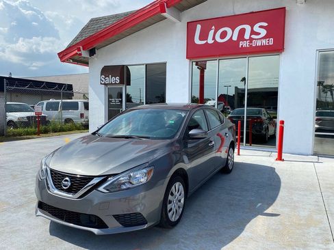 Used 2019 Nissan Sentra S FWD image 2