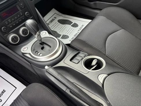 Used 2016 Nissan 370Z Coupe RWD image 16
