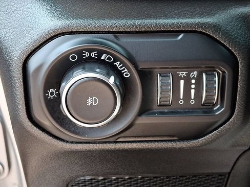 Used 2018 Jeep Wrangler Sport AWD/4WD image 26