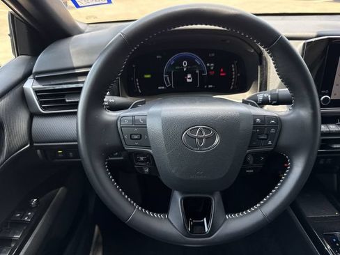 Used 2026 Toyota Camry SE FWD image 13