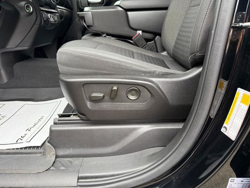 Certified 2022 Chevrolet Silverado 1500 Custom AWD/4WD image 18