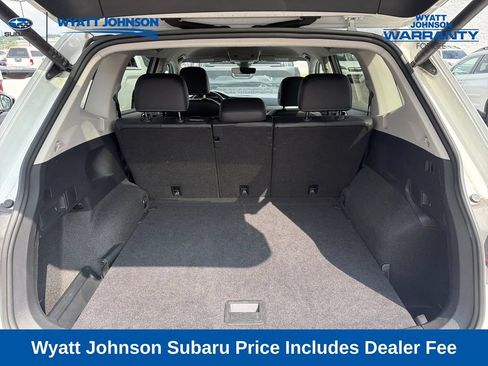 Used 2024 Volkswagen Tiguan SE AWD/4WD image 29
