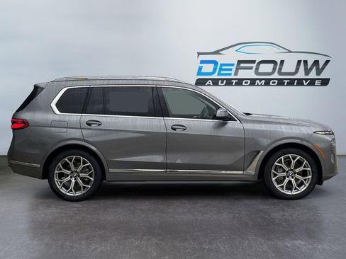New 2026 BMW X7 xDrive40i image 2