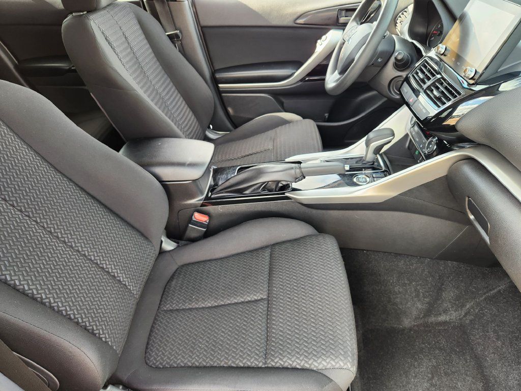 Used 2024 Mitsubishi Eclipse Cross LE AWD/4WD image 10