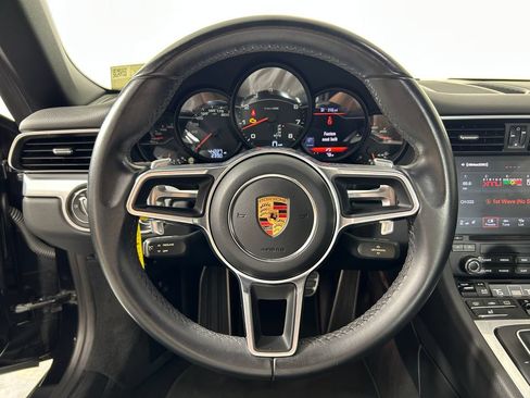 Used 2018 Porsche 911 Carrera RWD image 17