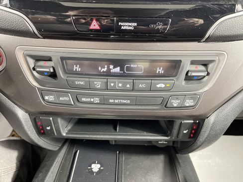 Used 2025 Honda Passport EX-L image 25