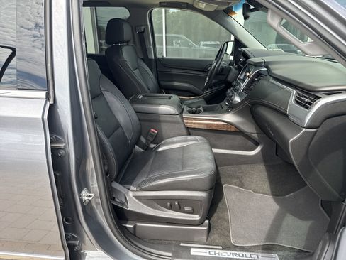 Used 2018 Chevrolet Tahoe LT w/ LT Signature Package AWD/4WD image 2