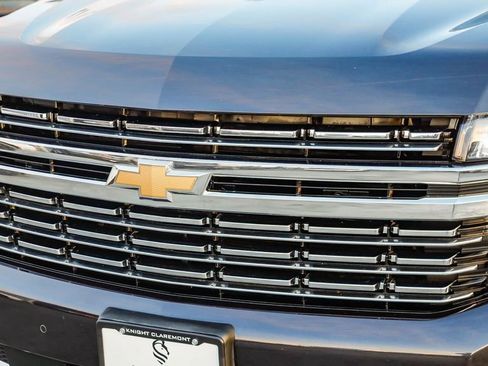 Used 2024 Chevrolet Suburban Premier image 6