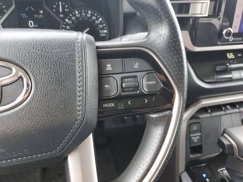 Used 2022 Toyota Tundra SR5 w/ Convenience Package image 18