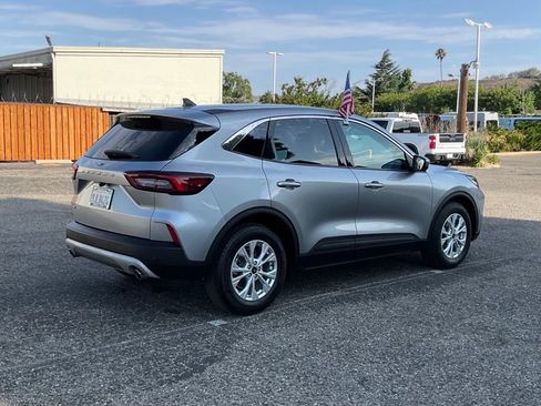 Used 2024 Ford Escape Active w/ Tech Pack #2 FWD image 6