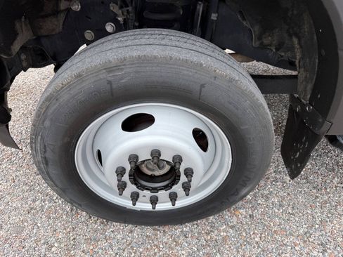 Used 2019 Ford F550 4x4 Regular Cab Super Duty image 9